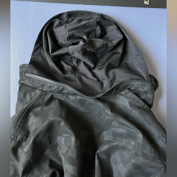 CHOR CLOTHING CO BLACK  CAMO PRINT INSULATED JACKET WITH ZIP-UP MESH HOOD - Picture 5 of 7